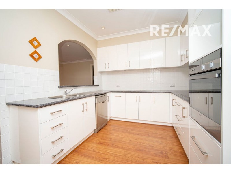 35 Beltana Avenue, Mount Austin NSW 2650