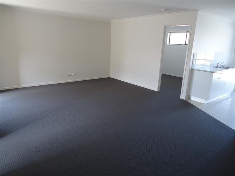 25 Sunvale Crescent, Estella NSW 2650