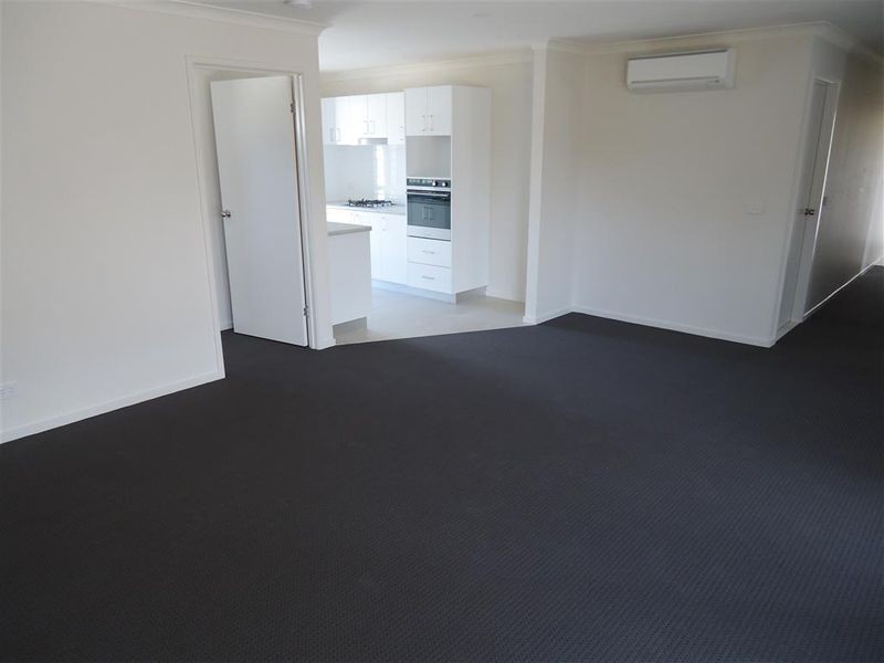 25 Sunvale Crescent, Estella NSW 2650