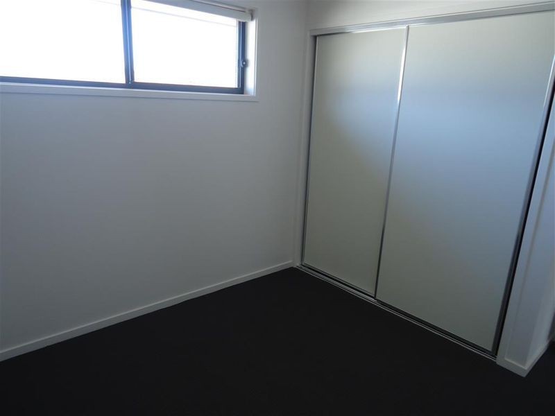 25 Sunvale Crescent, Estella NSW 2650