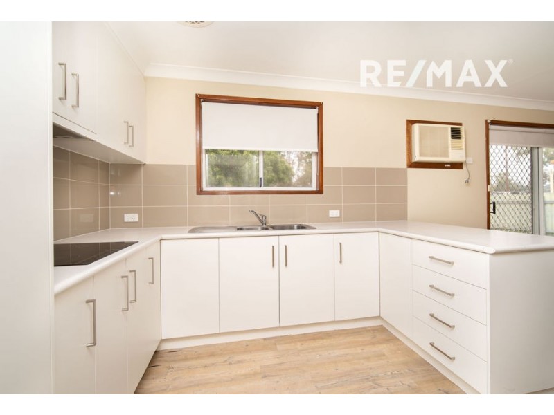 27 Goborra Street, Glenfield Park NSW 2650