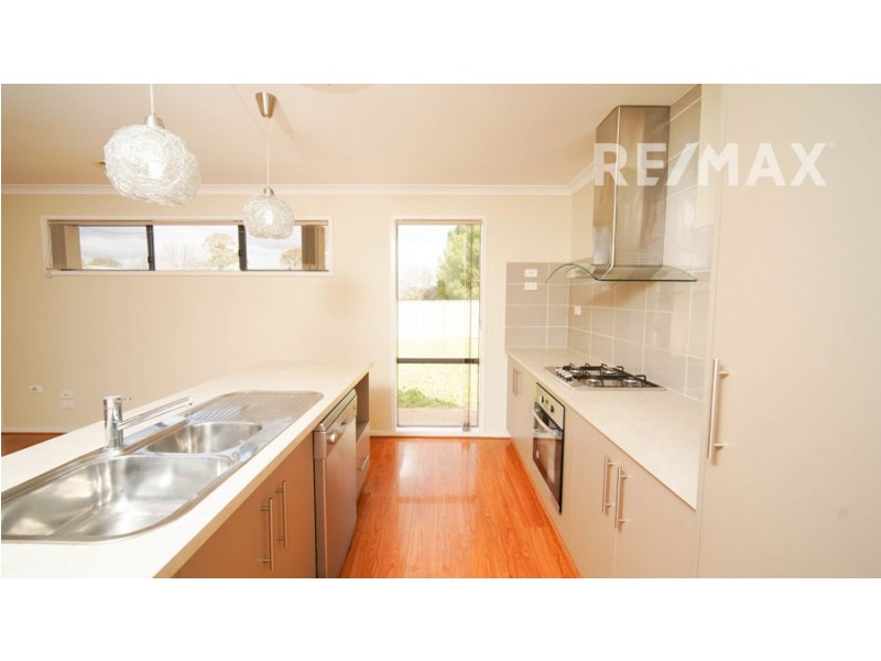 36 Bradman Drive, Boorooma NSW 2650