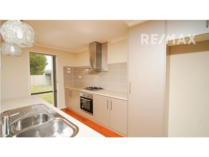 36 Bradman Drive, Boorooma NSW 2650