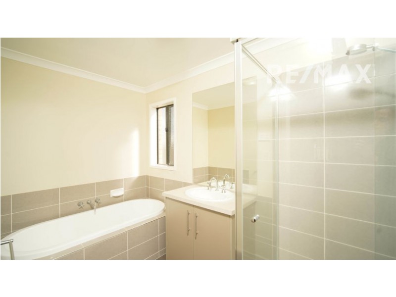 36 Bradman Drive, Boorooma NSW 2650