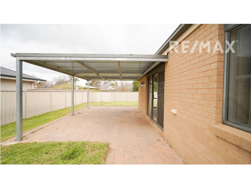 36 Bradman Drive, Boorooma NSW 2650