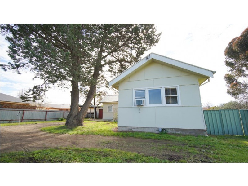 17 The Boulevarde, Kooringal NSW 2650