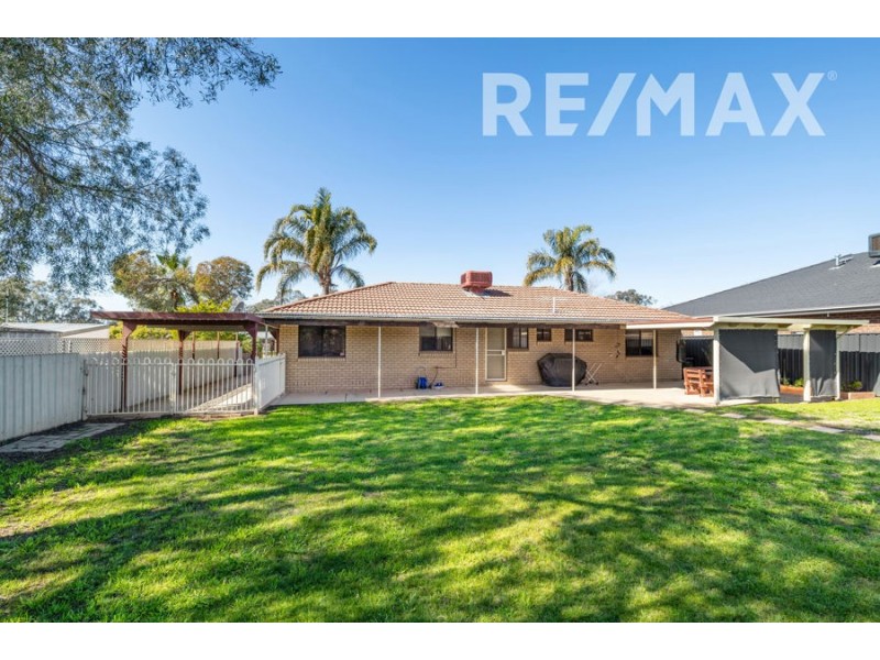 9 Karoom Drive, Glenfield Park NSW 2650