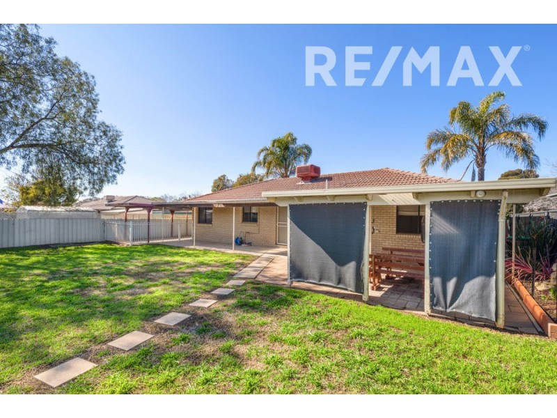 9 Karoom Drive, Glenfield Park NSW 2650