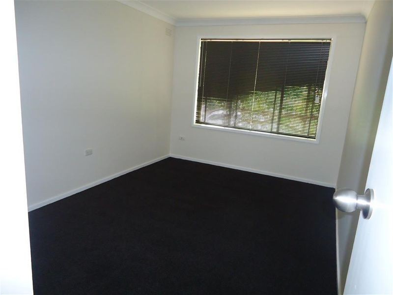 2/8 Ries Crescent, Tolland NSW 2650