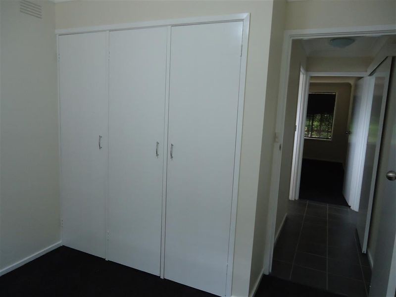 2/8 Ries Crescent, Tolland NSW 2650