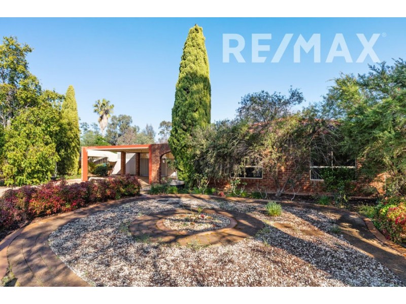 42 Naretha Street, Glenfield Park NSW 2650