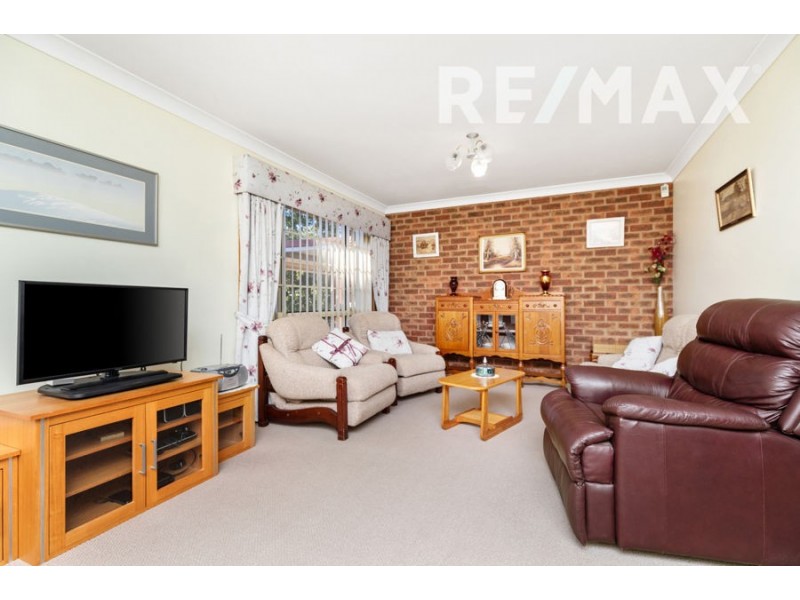 42 Naretha Street, Glenfield Park NSW 2650