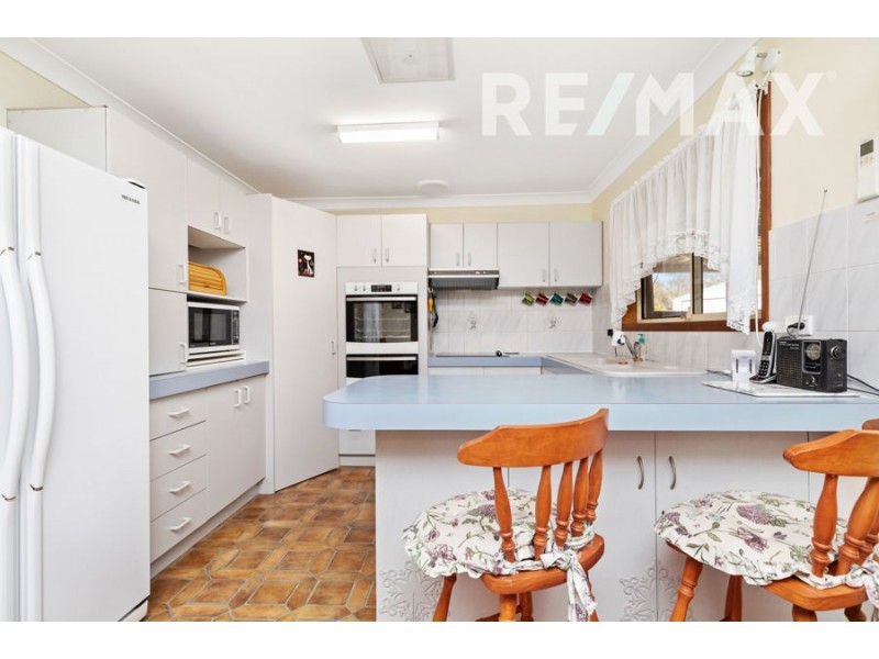 42 Naretha Street, Glenfield Park NSW 2650