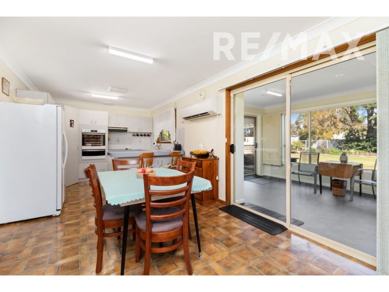 42 Naretha Street, Glenfield Park NSW 2650