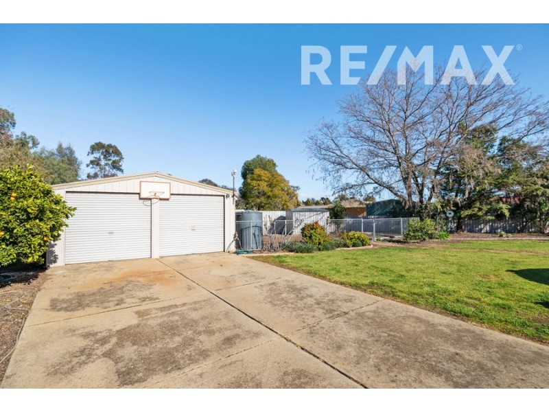42 Naretha Street, Glenfield Park NSW 2650