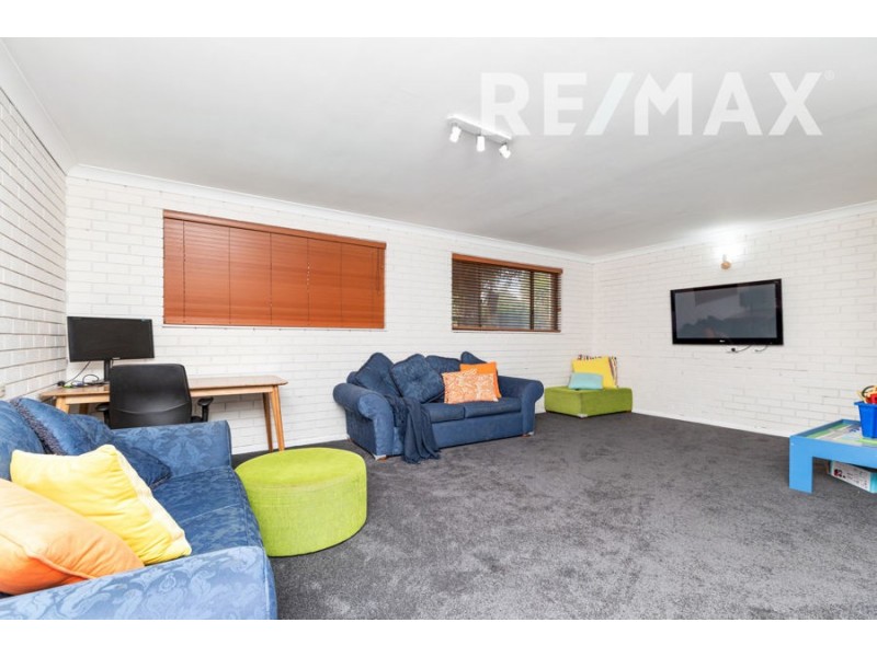 8 Eastlake Drive, Lake Albert NSW 2650