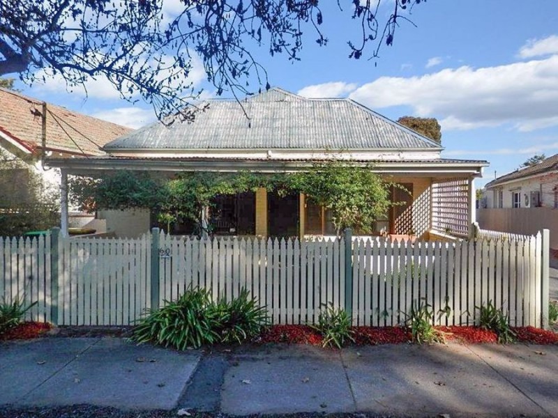 60 The Esplanade, Wagga Wagga NSW 2650