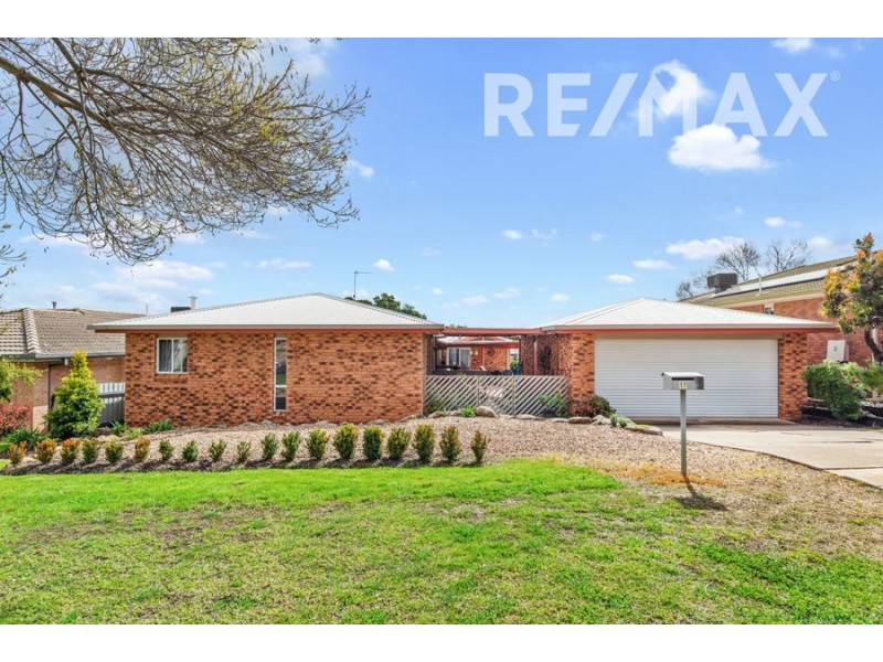 17 Brooklyn Drive, Bourkelands NSW 2650