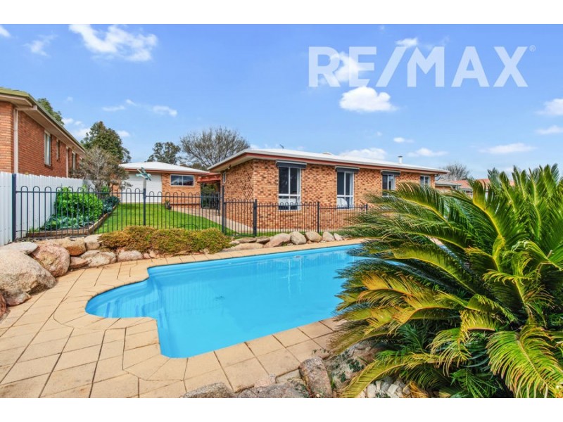 17 Brooklyn Drive, Bourkelands NSW 2650