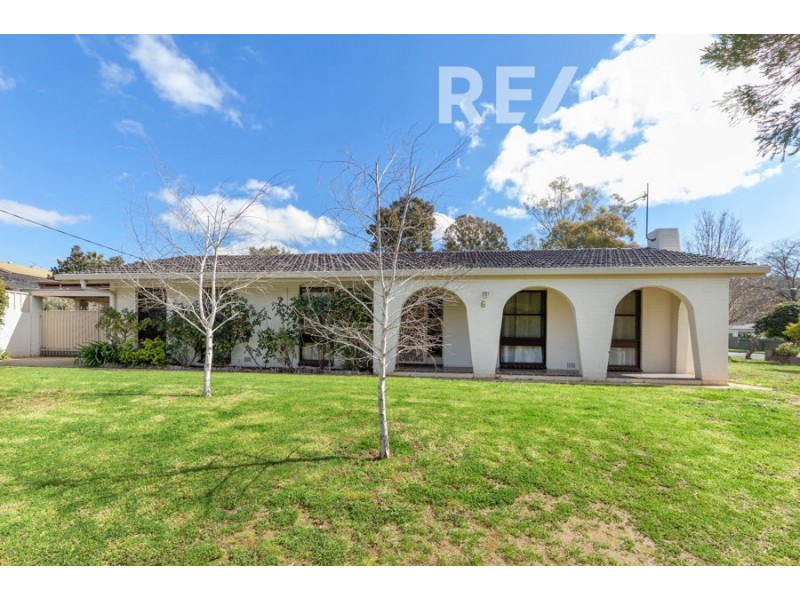 6 Sherwood Avenue, Kooringal NSW 2650