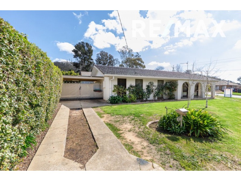 6 Sherwood Avenue, Kooringal NSW 2650