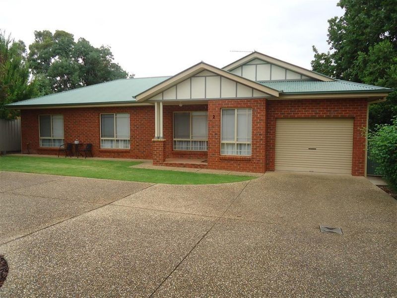 2/24 Lindsay Street, Turvey Park NSW 2650