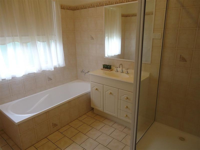 2/24 Lindsay Street, Turvey Park NSW 2650
