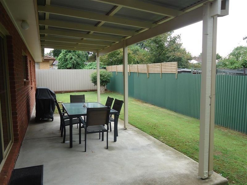 2/24 Lindsay Street, Turvey Park NSW 2650