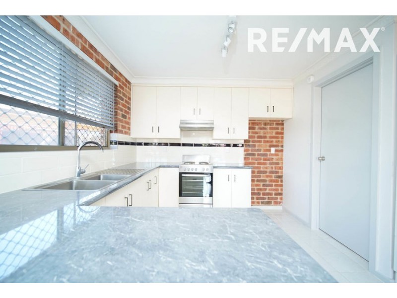 4/14 Wewak Street, Ashmont NSW 2650