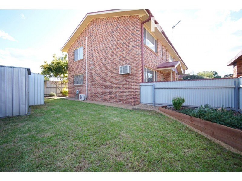 4/14 Wewak Street, Ashmont NSW 2650