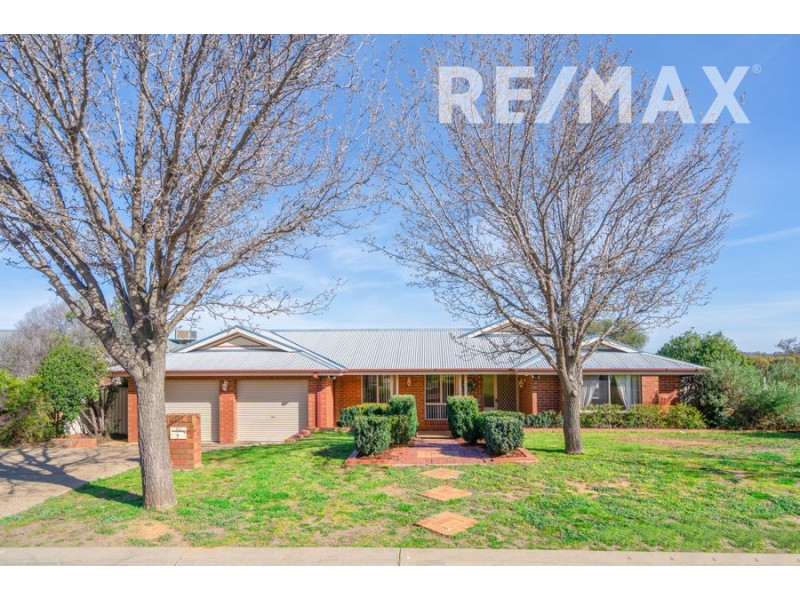 7 Madin Place, Estella NSW 2650