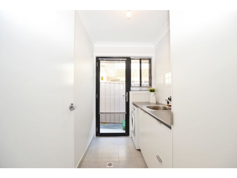 17 Flack Crescent, Boorooma NSW 2650