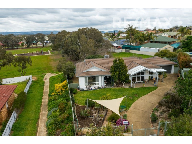 12 O’Hara Place, Kooringal NSW 2650