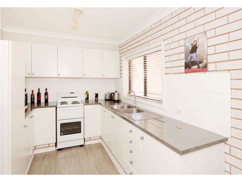 1/6 Dunn Avenue, Forest Hill NSW 2651