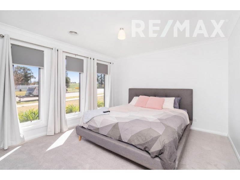 1 Paradise Drive, Gobbagombalin NSW 2650