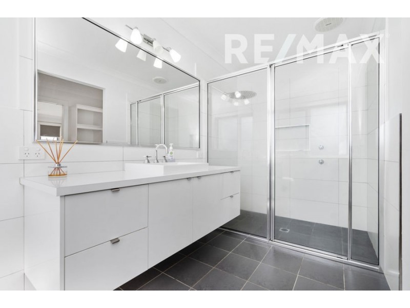 1 Paradise Drive, Gobbagombalin NSW 2650