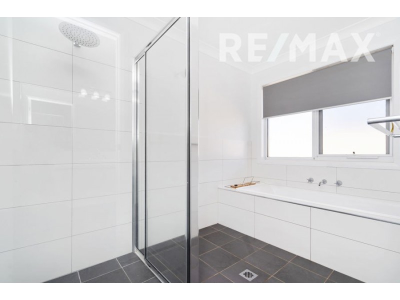 1 Paradise Drive, Gobbagombalin NSW 2650