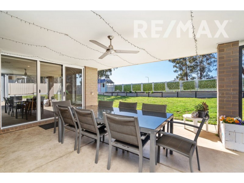 1 Paradise Drive, Gobbagombalin NSW 2650