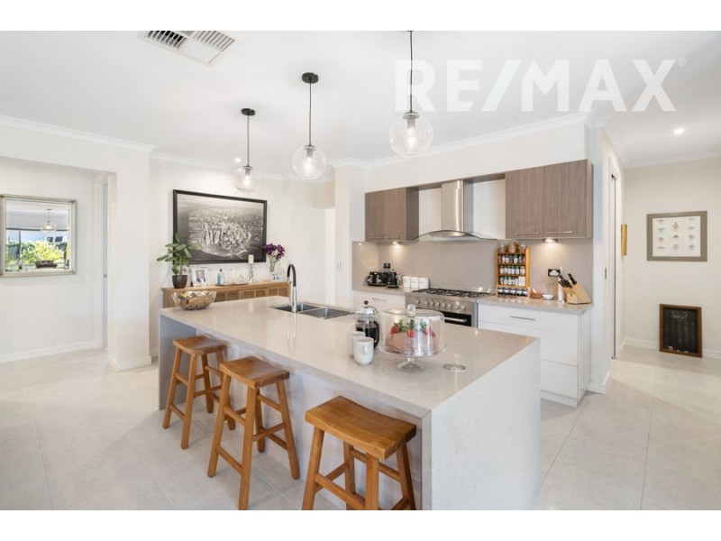 31 Sturrock Drive, Boorooma NSW 2650