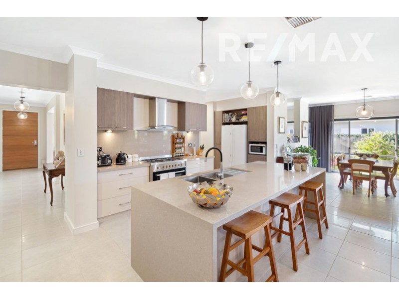 31 Sturrock Drive, Boorooma NSW 2650