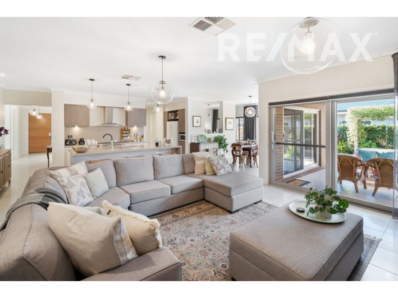 31 Sturrock Drive, Boorooma NSW 2650