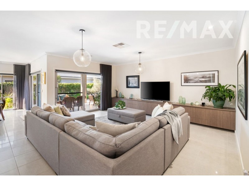 31 Sturrock Drive, Boorooma NSW 2650