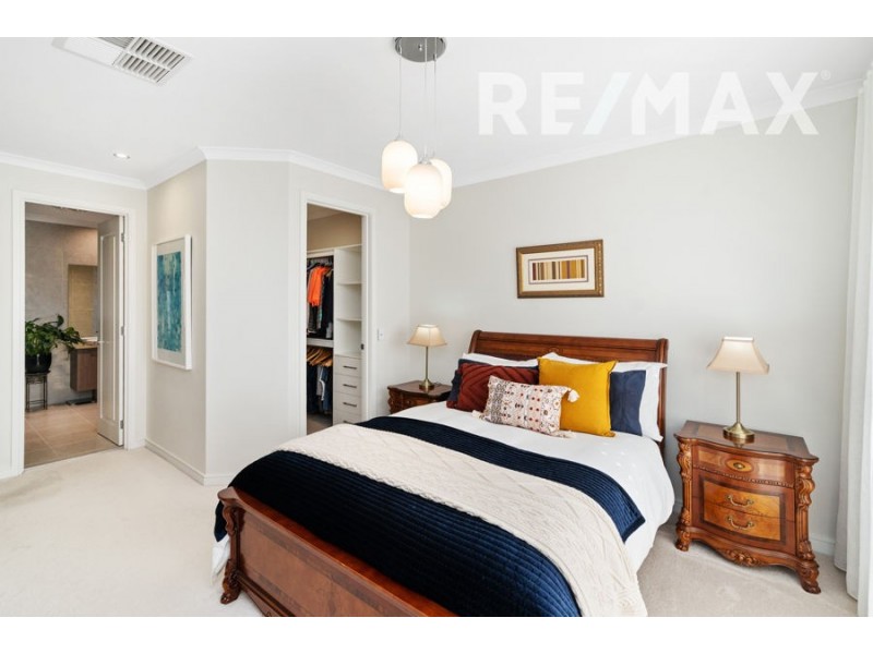 31 Sturrock Drive, Boorooma NSW 2650