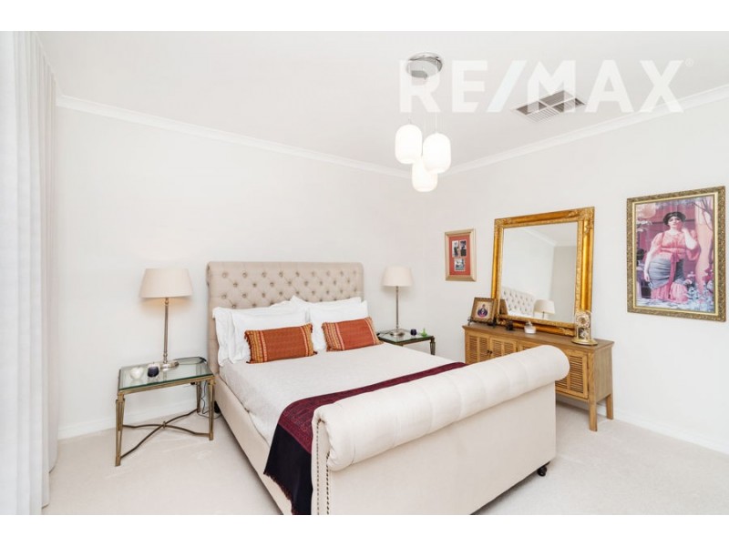 31 Sturrock Drive, Boorooma NSW 2650