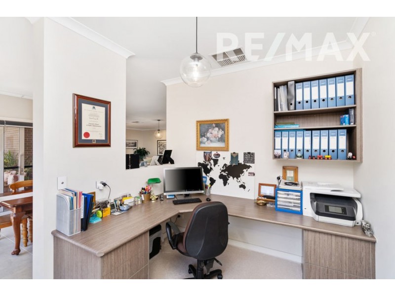 31 Sturrock Drive, Boorooma NSW 2650