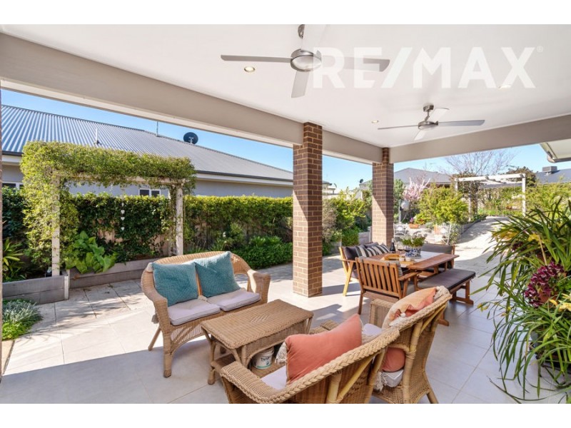 31 Sturrock Drive, Boorooma NSW 2650