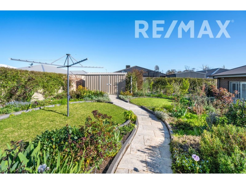 31 Sturrock Drive, Boorooma NSW 2650