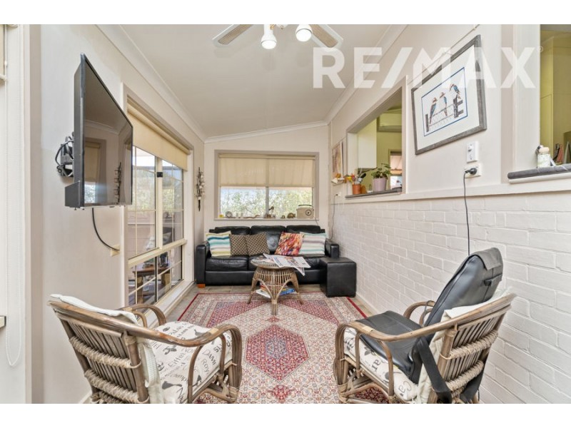 26 Macleay Street, Turvey Park NSW 2650