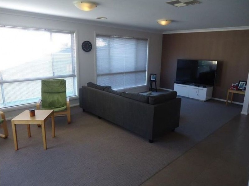 54 Avocet Drive, Estella NSW 2650