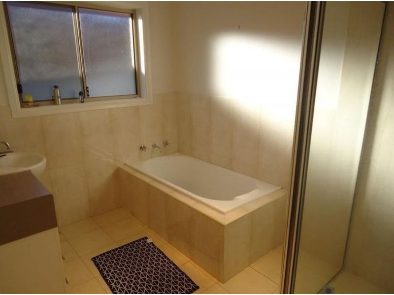 54 Avocet Drive, Estella NSW 2650